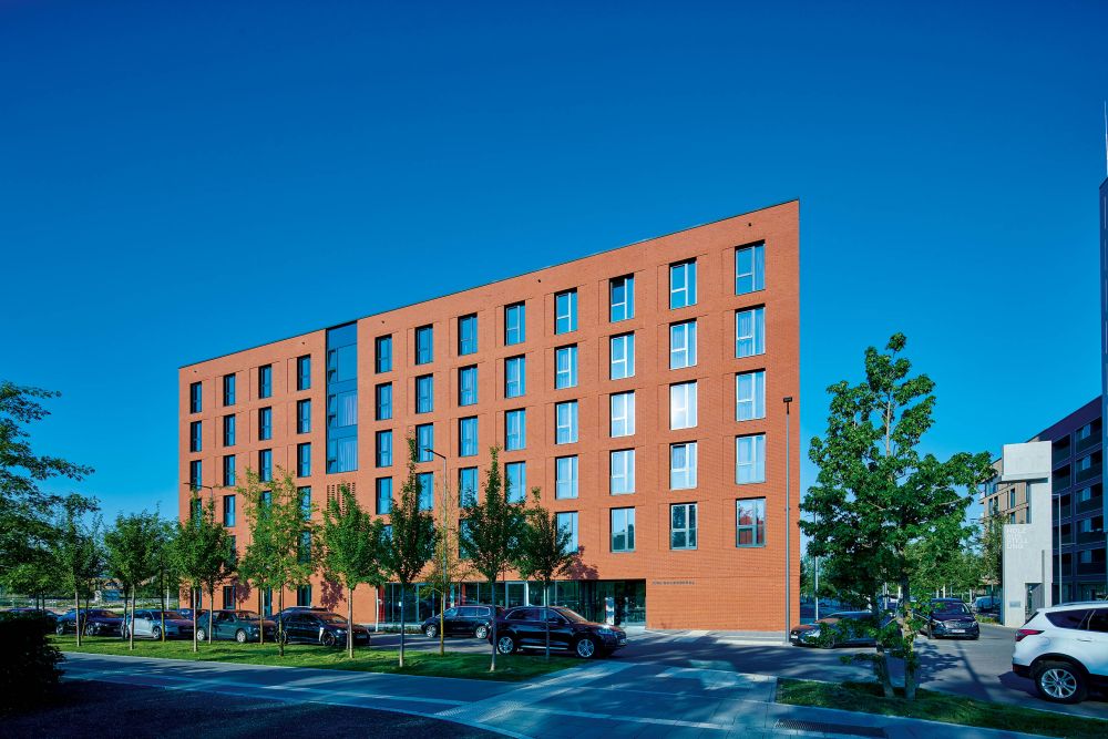 Jugendherberge in Heilbronn mit Wasserstrich-Verblend-Ziegel von FaBö