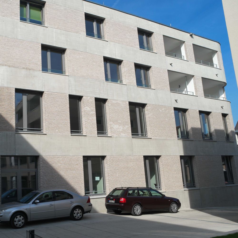 Geschäftsgebäude in Böblingen mit Wasserstrich-Verblend-Ziegel von FaBö