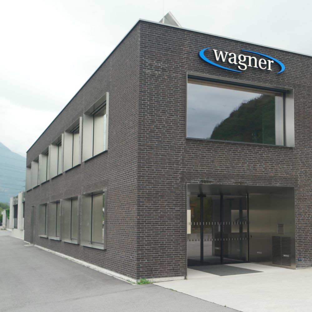 Geschäftsgebäude in Nüziders mit Handform-Verblend-Ziegel von FaBö