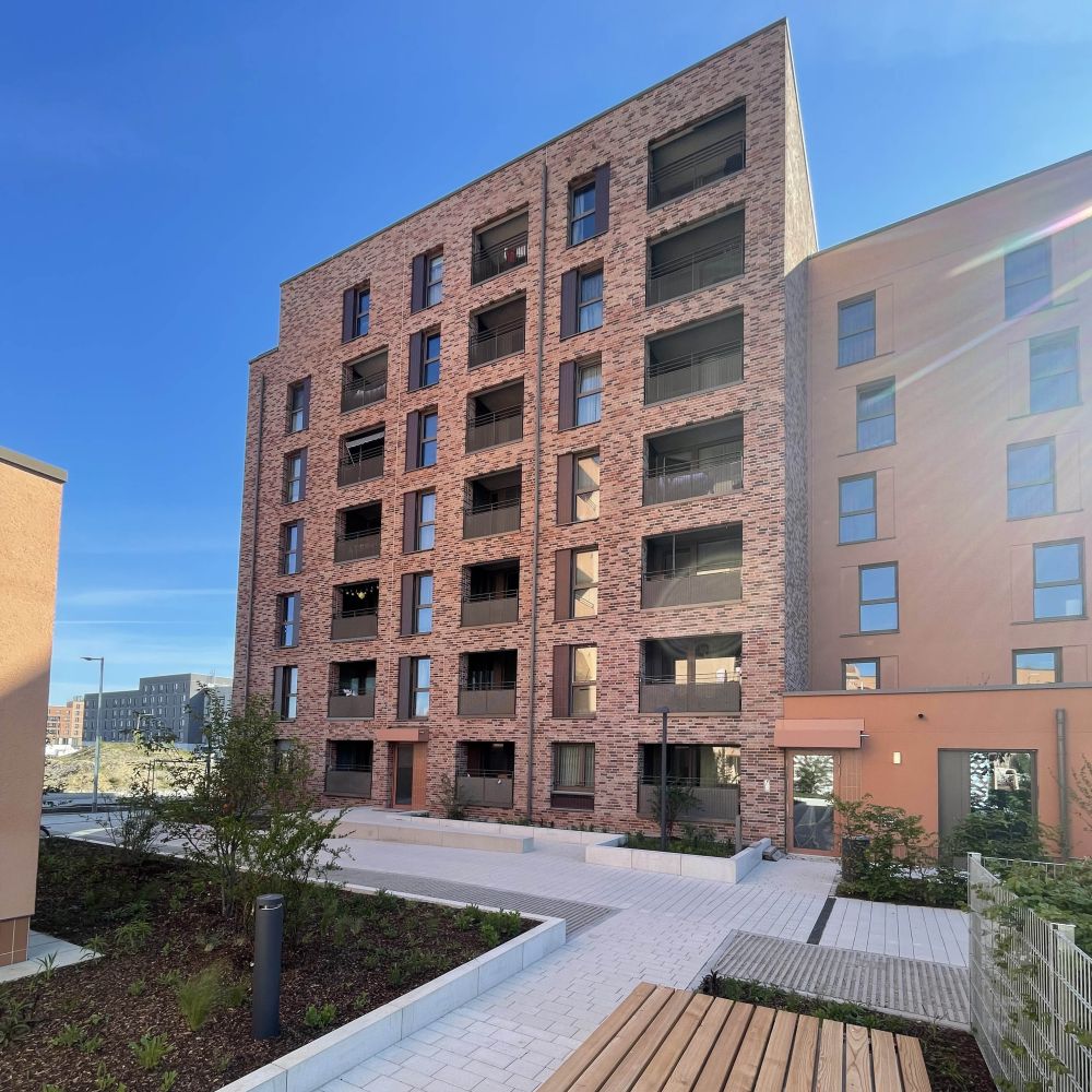 Wohnanlage in München mit Handform-Verblend-Ziegel von FaBö