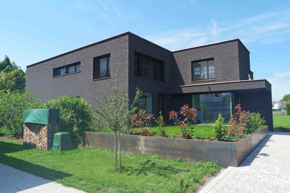 Einfamilienhaus in Lauterach mit Handform-Verblend-Ziegel von FaBö