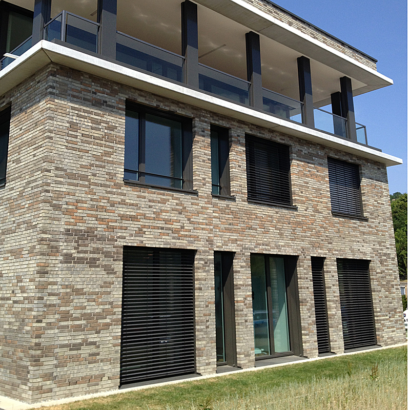 Bürogebäude in Tübingen mit Wasserstrich-Verblend-Ziegel von FaBö
