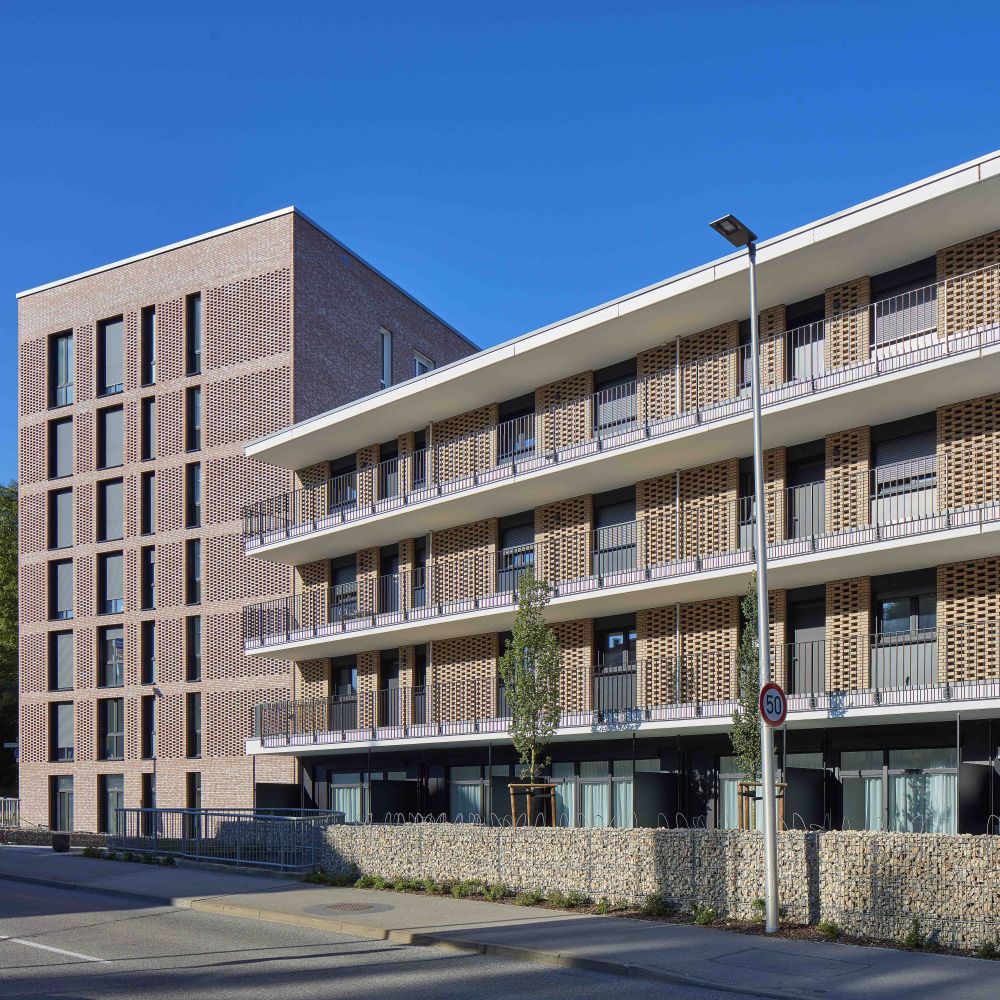 Stadttor in Freiburg mit Strangpress-Verblend-Ziegel von FaBö