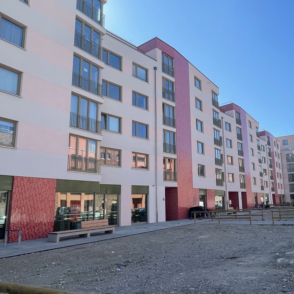 Wohngebäude in München mit Glasur-Keramik / 3D-Keramik von FaBö