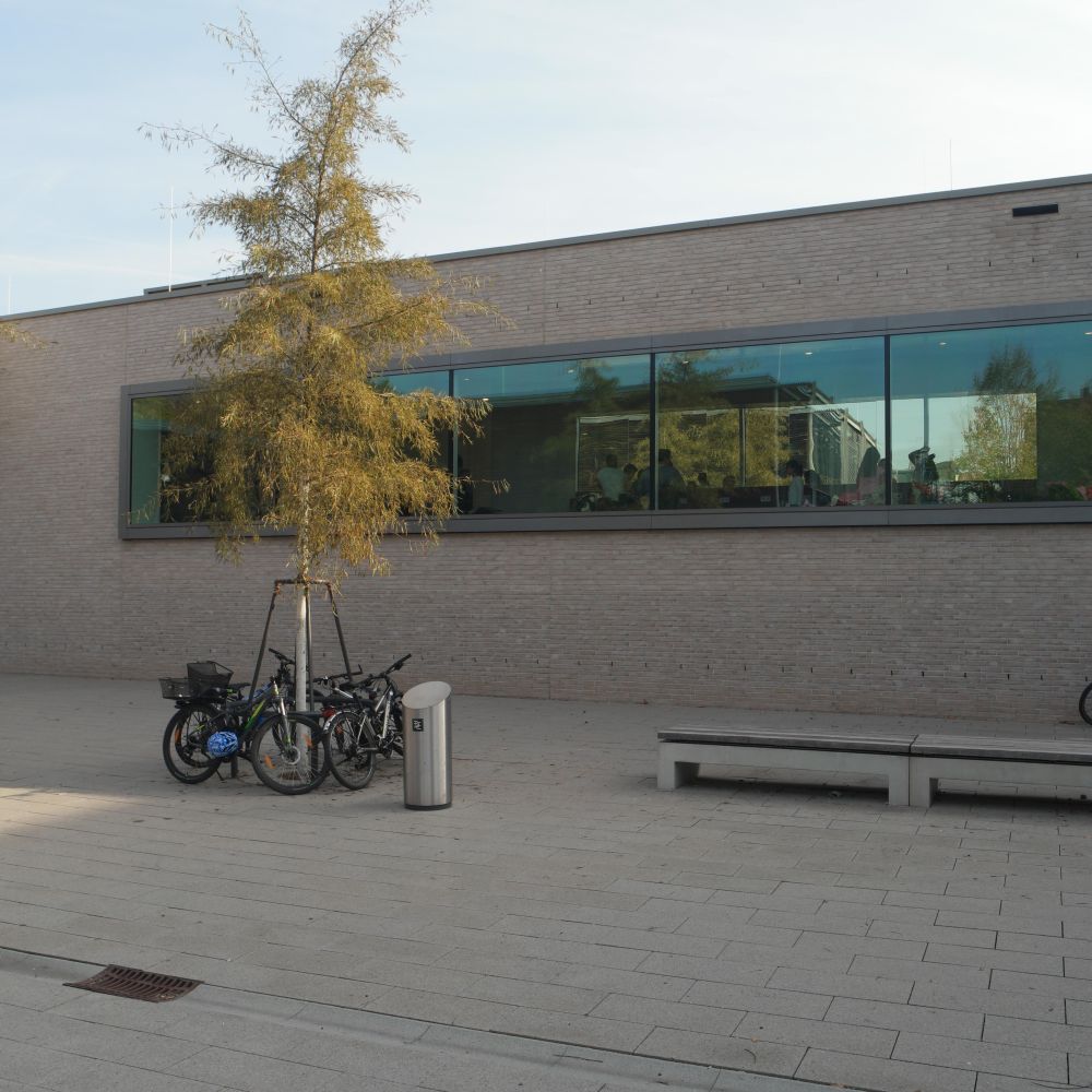 Schule und Vereinsbad in Ludwigsburg mit Wasserstrich-Verblend-Ziegel von FaBö