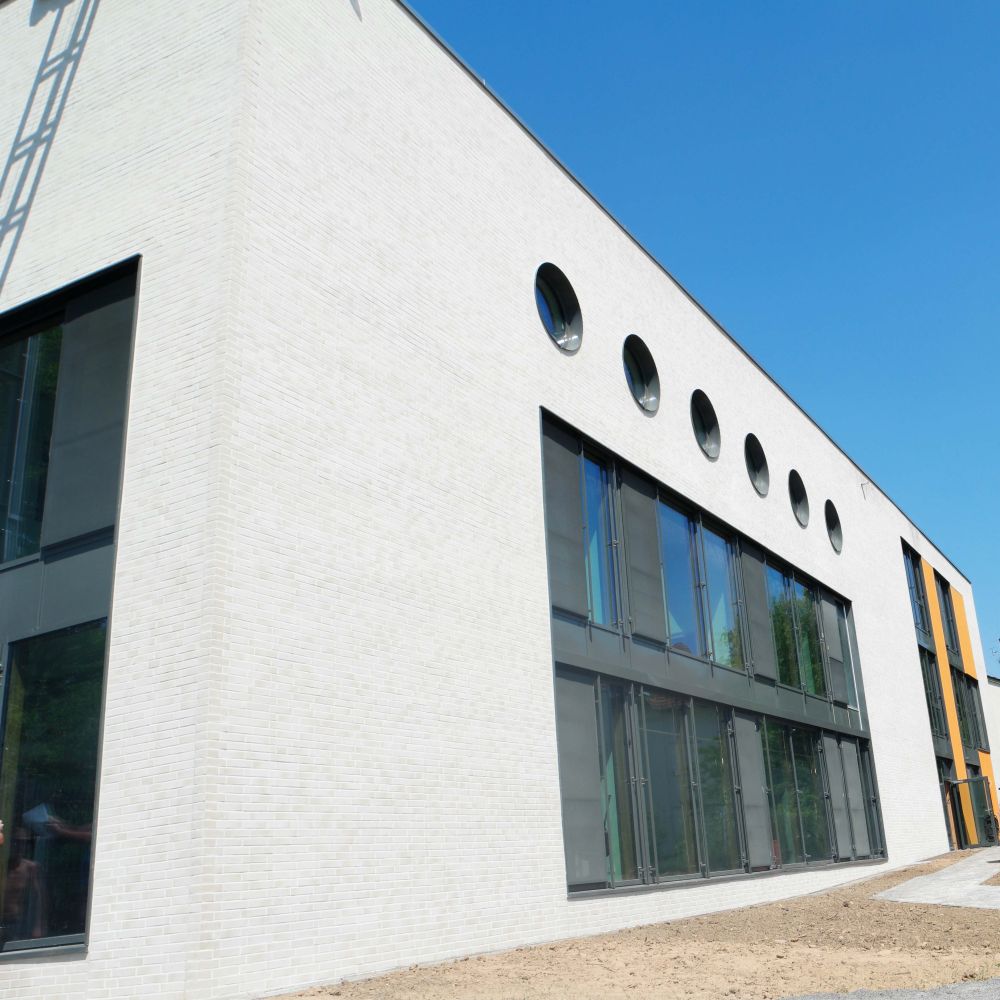 Kindertagesstätte in Freiberg mit Riemchen von FaBö