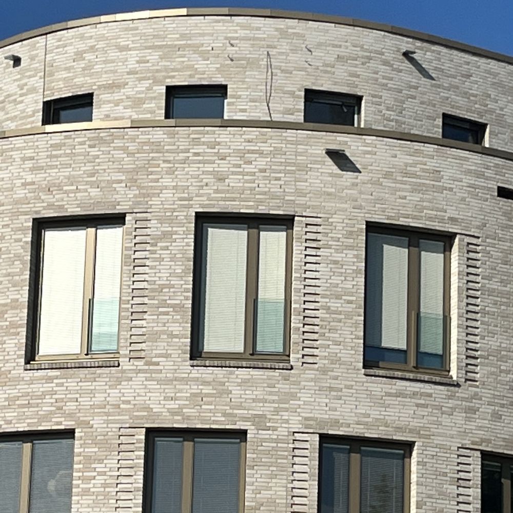 Wohn- und Geschäftsgebäude in Bietigheim mit Wasserstrich-Verblend-Ziegel von FaBö