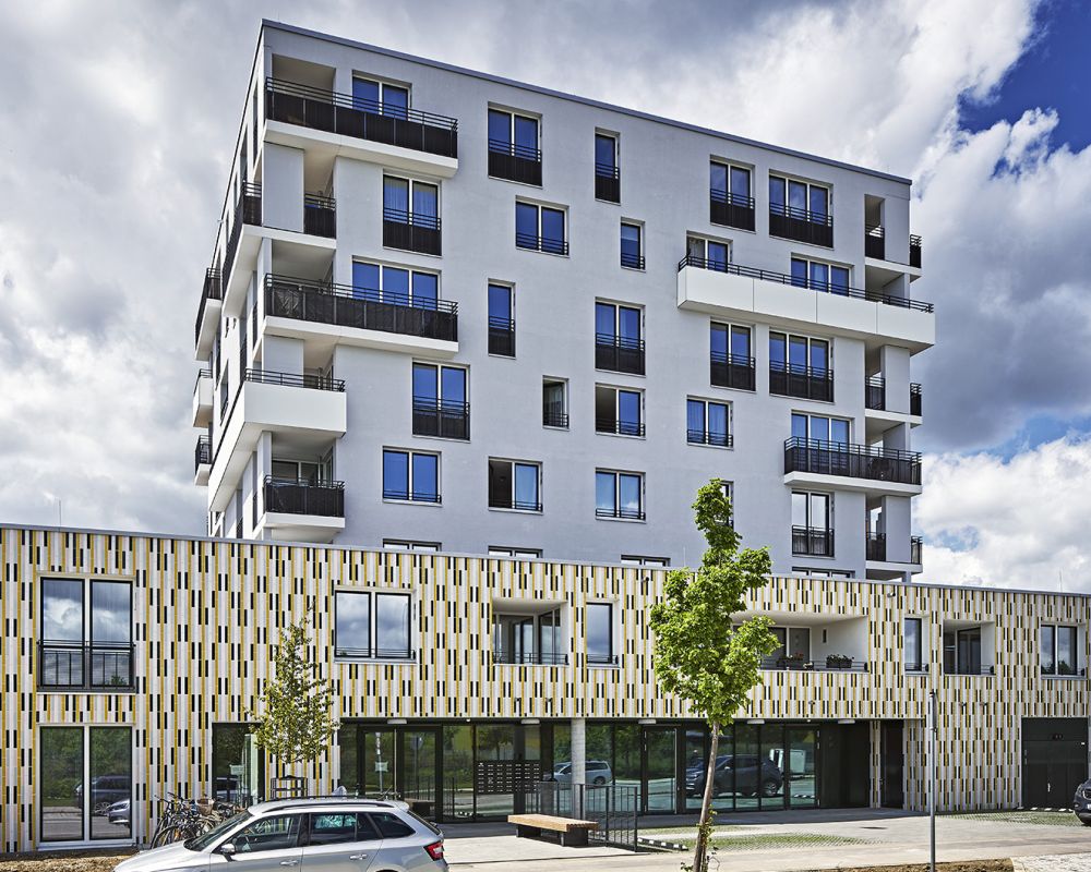 Wohngebäude in Ingolstadt mit Glasur-Keramik / 3D-Keramik von FaBö