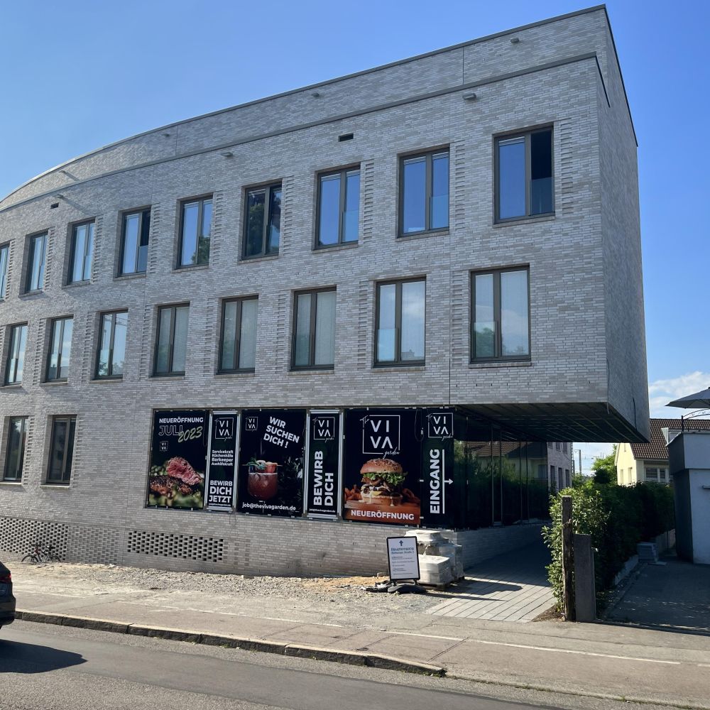 Wohn- und Geschäftsgebäude in Bietigheim mit Wasserstrich-Verblend-Ziegel von FaBö