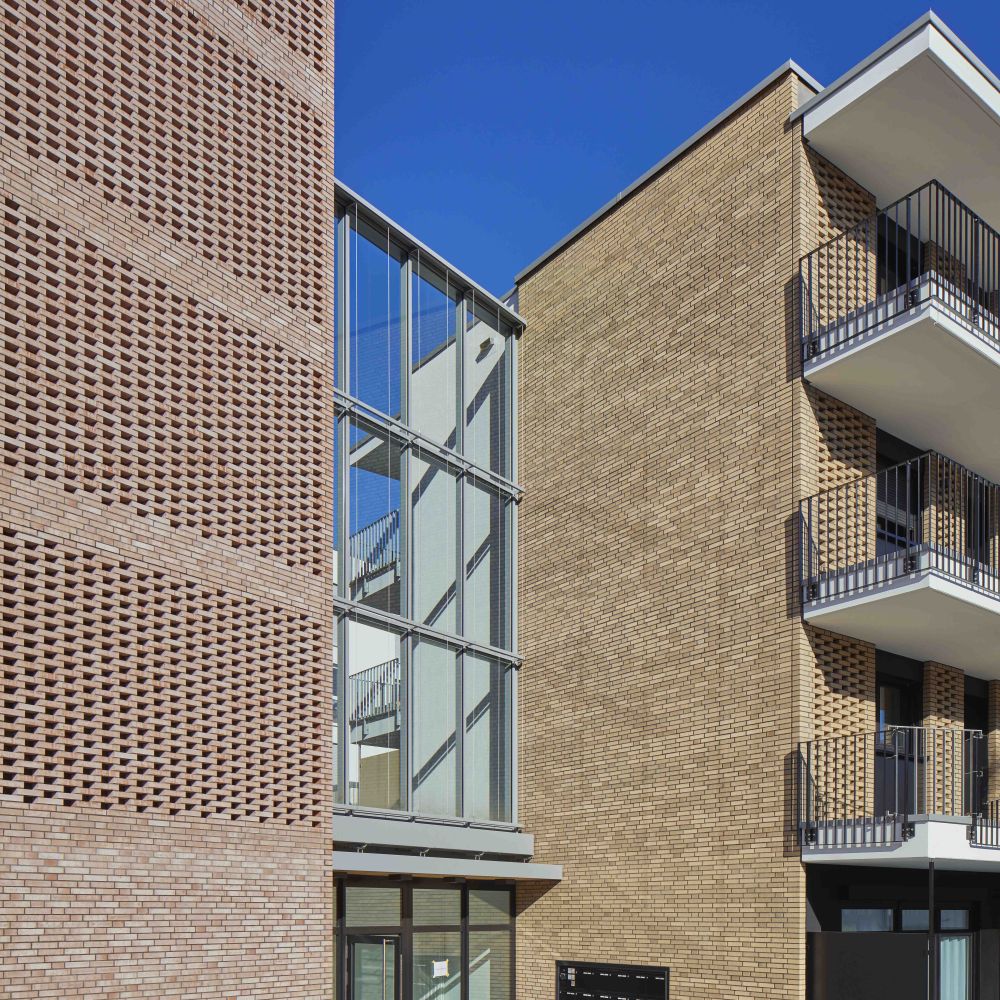 Stadttor in Freiburg mit Strangpress-Verblend-Ziegel von FaBö