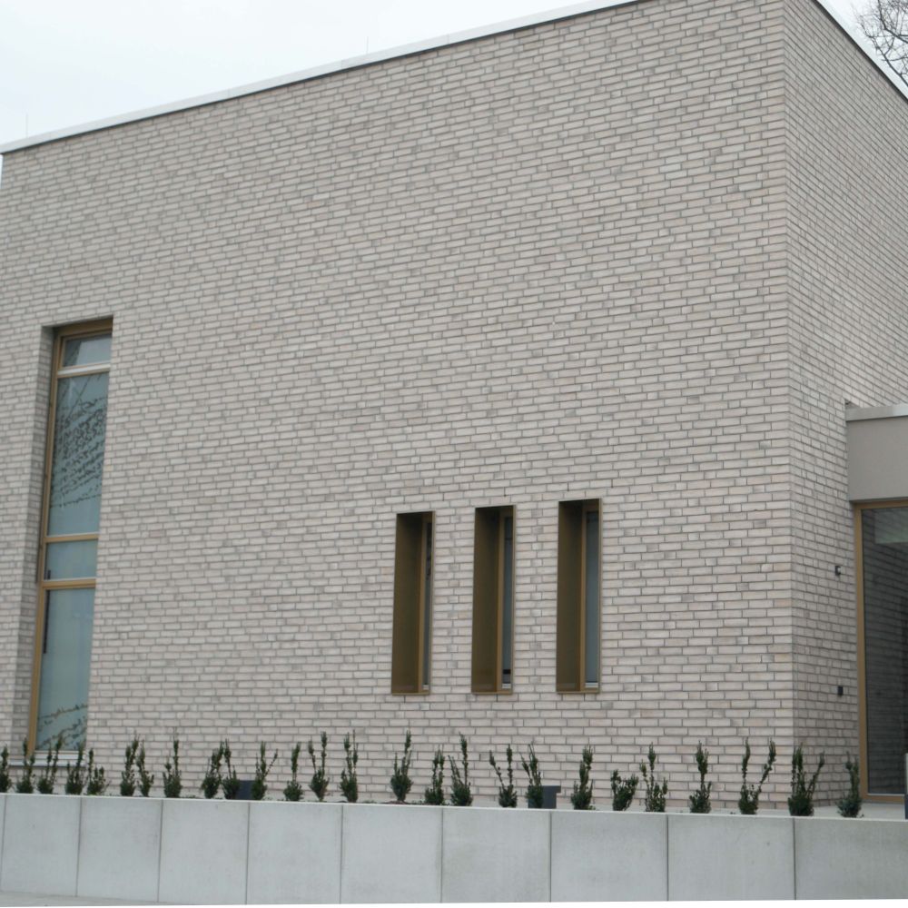 Kirchenanlage in Herbolzheim mit Wasserstrich-Verblend-Ziegel von FaBö