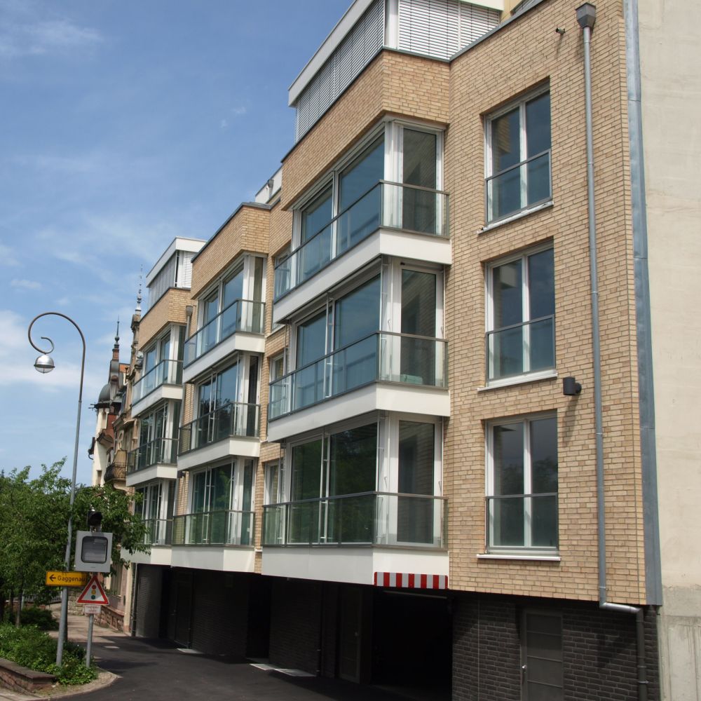 Wohngebäude in Baden-Baden mit Wasserstrich-Verblend-Ziegel von FaBö