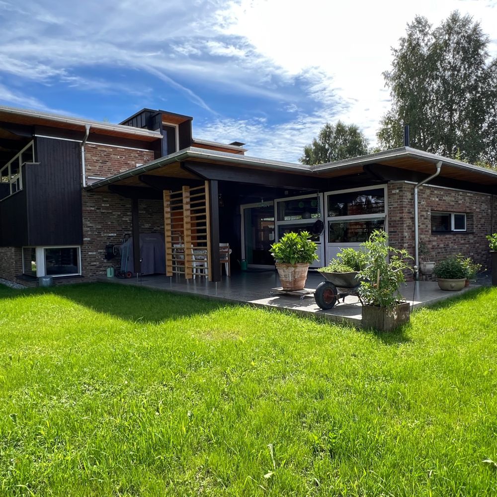 Wohnhaus in A-Lustenau mit Handform-Verblend-Ziegel von FaBö