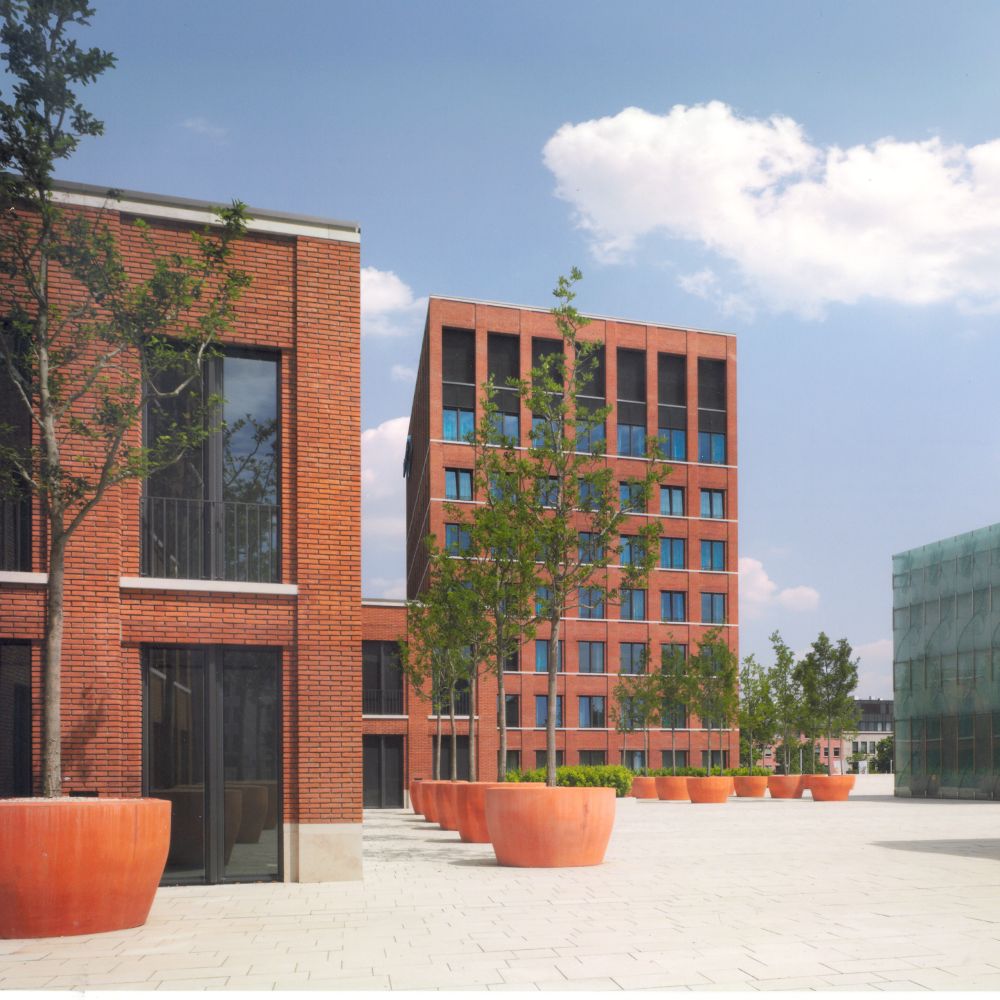 Einkaufszentrum in Wiesbaden mit Wasserstrich-Verblend-Ziegel von FaBö