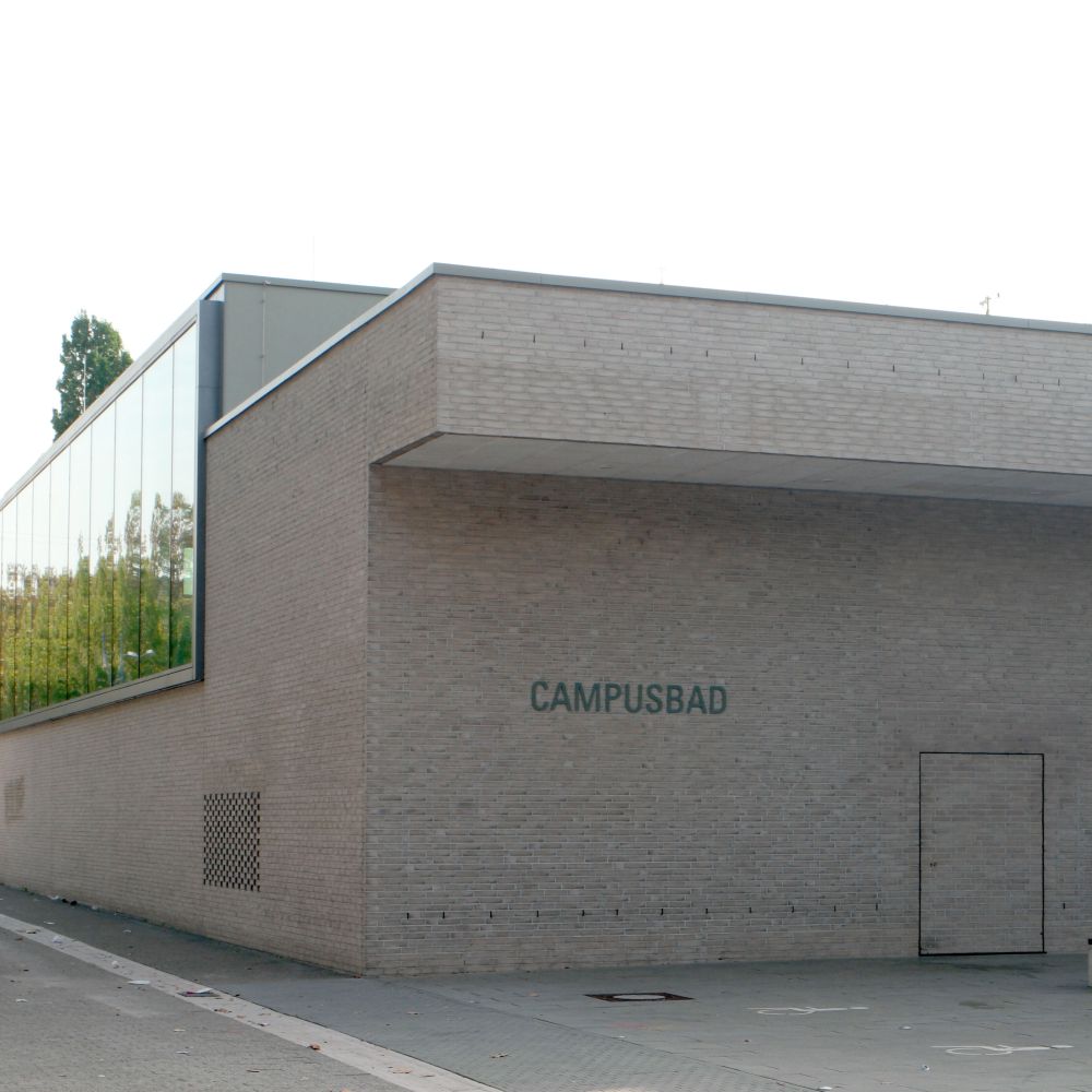 Schule und Vereinsbad in Ludwigsburg mit Wasserstrich-Verblend-Ziegel von FaBö