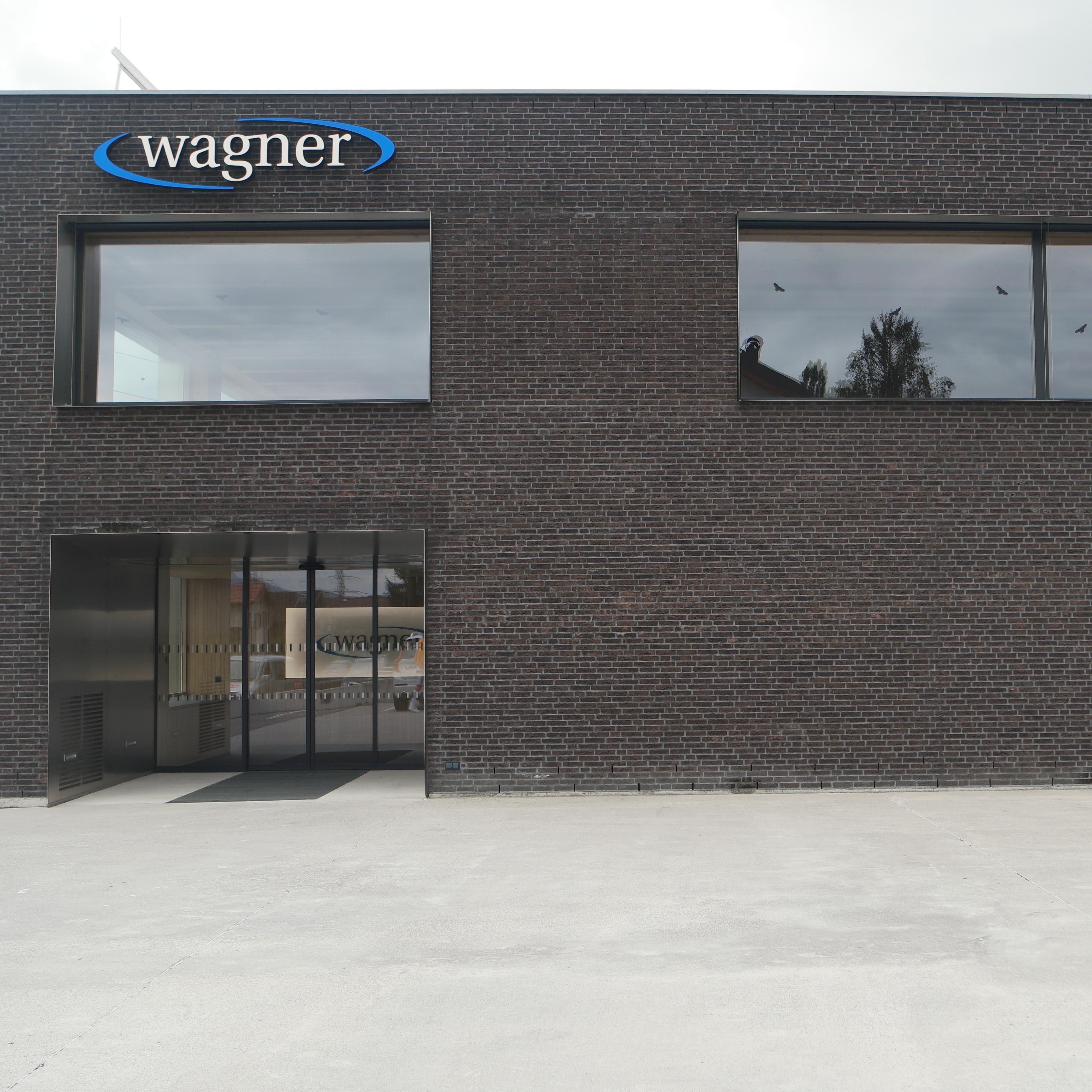 Geschäftsgebäude in Nüziders mit Handform-Verblend-Ziegel von FaBö