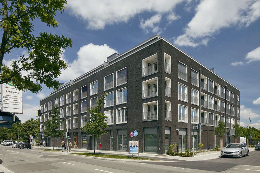 Wohnanlage und Geschäftshaus in München mit Handform-Verblend-Ziegel von FaBö