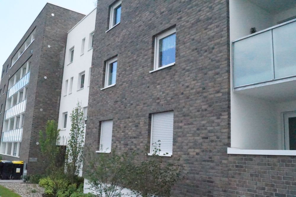 Wohnanlage in Frankfurt mit Wasserstrich-Verblend-Ziegel von FaBö