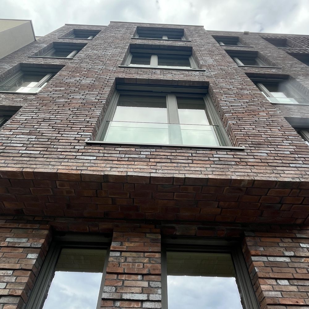 Wohngebäude in Ulm mit Wasserstrich-Verblend-Ziegel von FaBö