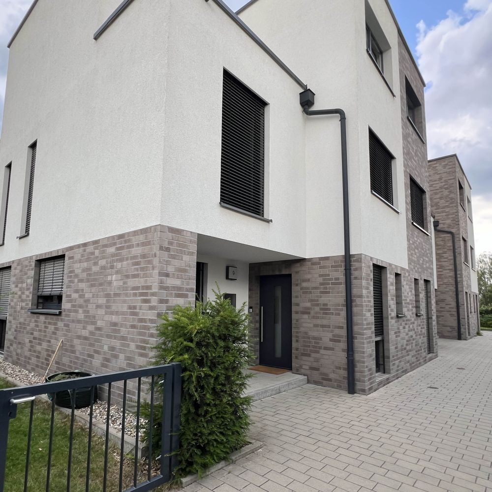 Wohnbebauung in Bretten mit Riemchen von FaBö