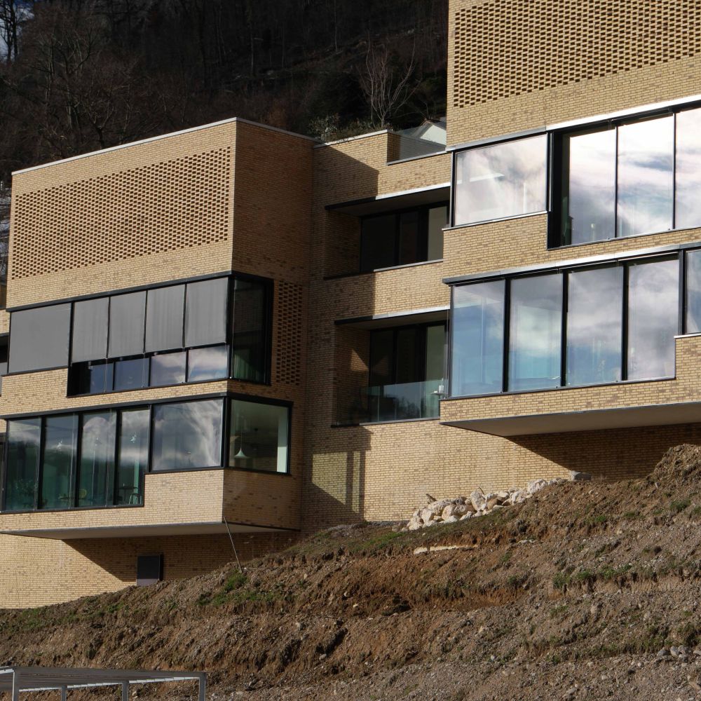 Wohnbebauung in Ennetbaden mit Wasserstrich-Verblend-Ziegel von FaBö