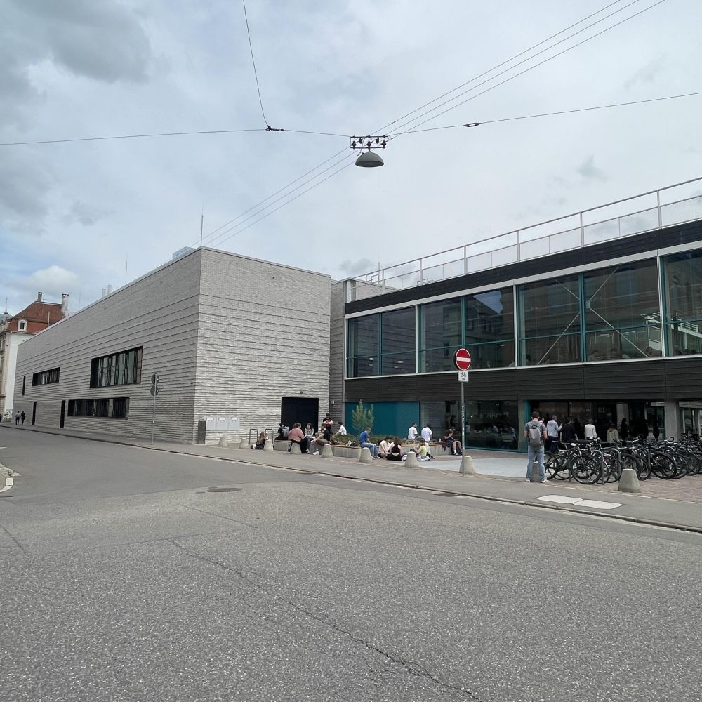 Mensa in Tübingen mit Wasserstrich-Verblend-Ziegel von FaBö