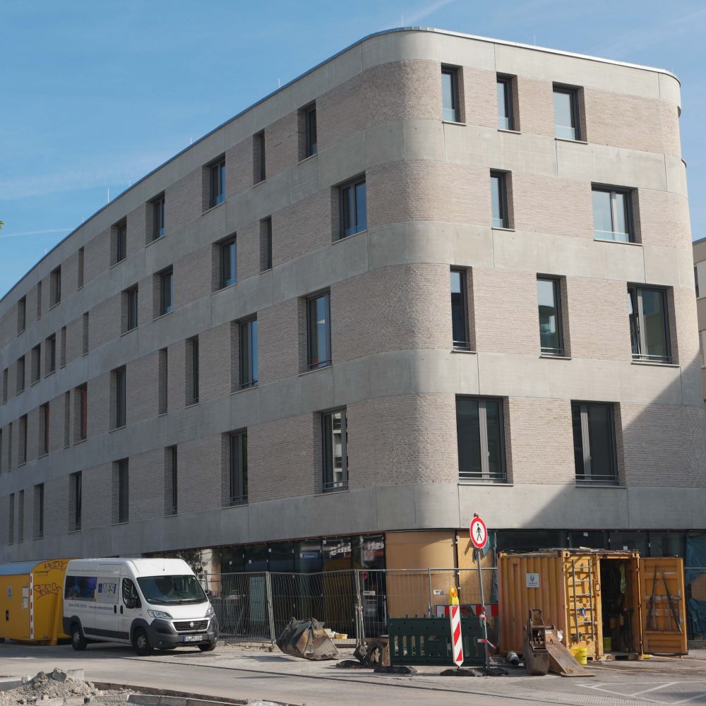 Geschäftsgebäude in Böblingen mit Wasserstrich-Verblend-Ziegel von FaBö