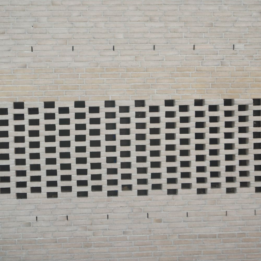 Schule und Vereinsbad in Ludwigsburg mit Wasserstrich-Verblend-Ziegel von FaBö