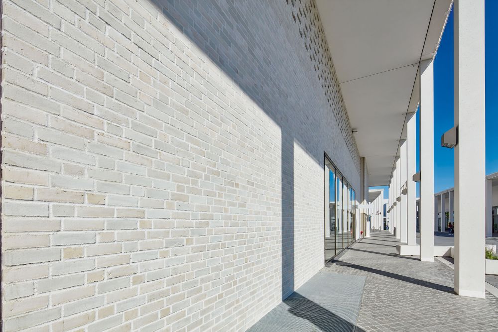 Geschäftshaus in Metzingen mit Wasserstrich-Verblend-Ziegel von FaBö