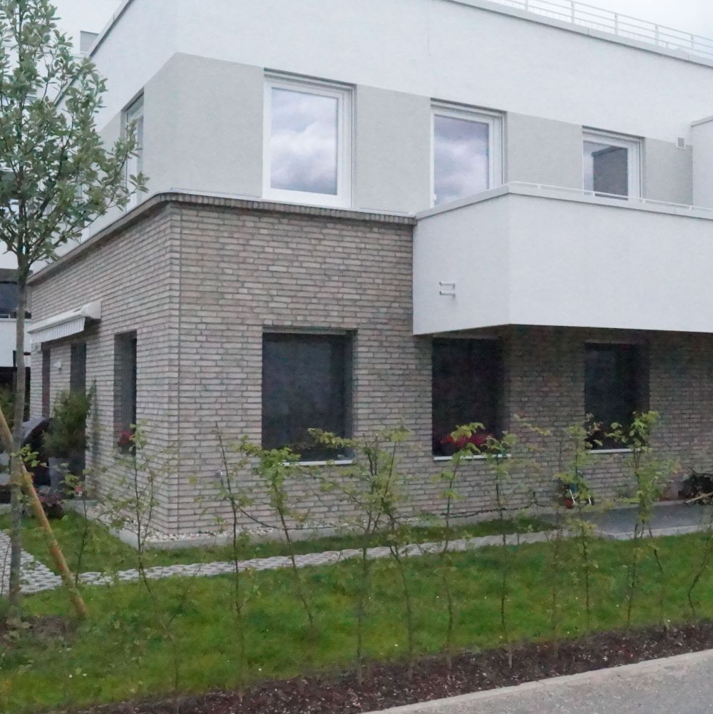 Wohngebäude in Langen mit Wasserstrich-Verblend-Ziegel von FaBö