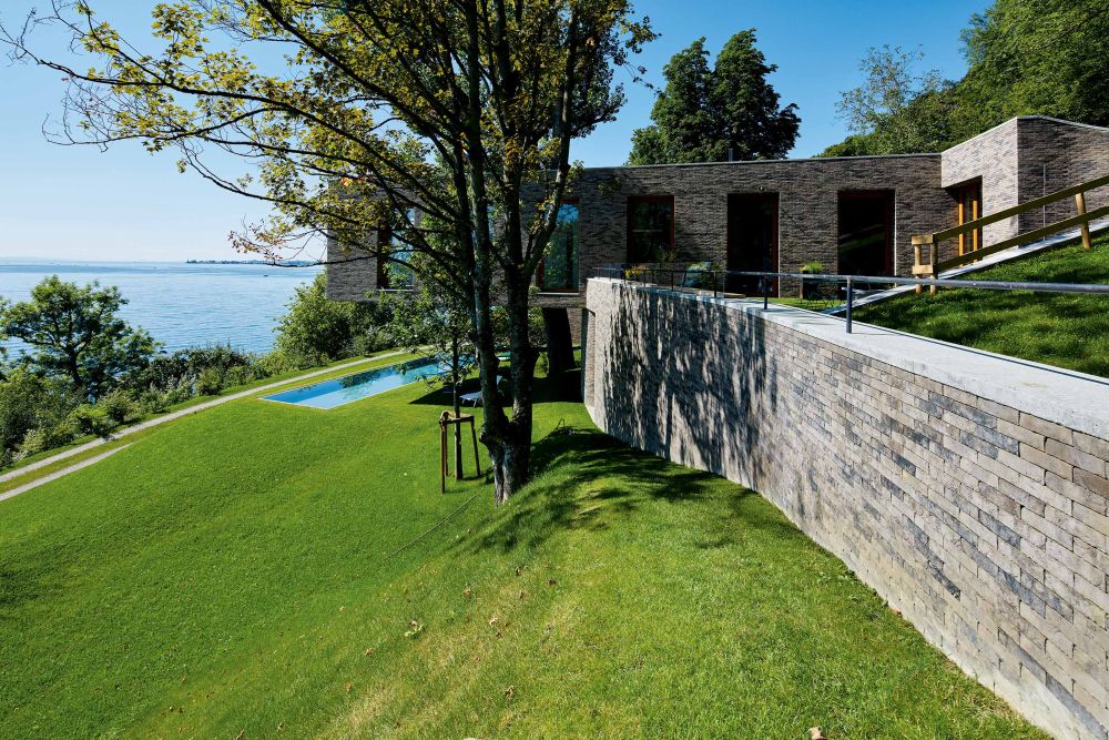 Wohnhaus in Lochau mit Handform-Verblend-Ziegel von FaBö