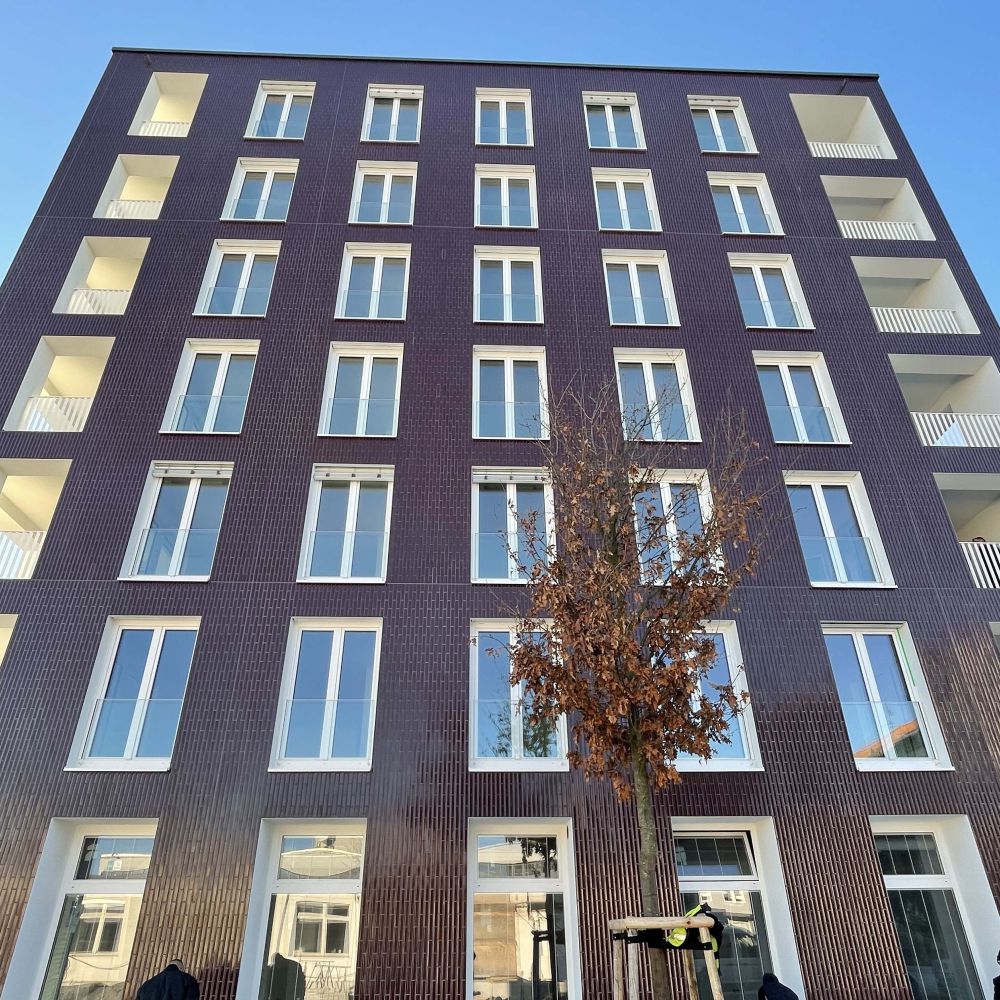 Wohngebäude in Schwetzingen mit Glasur-Keramik / 3D-Keramik von FaBö