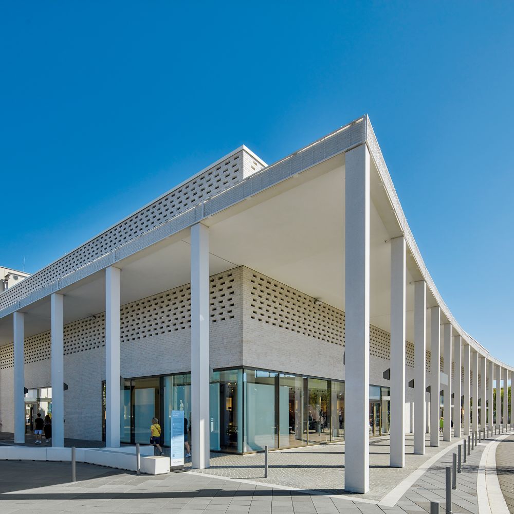 Geschäftshaus in Metzingen mit Wasserstrich-Verblend-Ziegel von FaBö