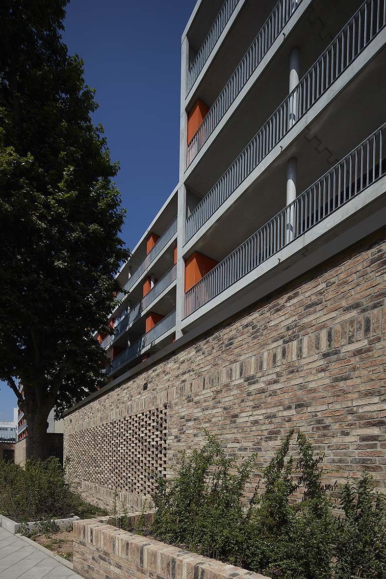 Wohngebäude in Offenbach mit Handform-Verblend-Ziegel von FaBö