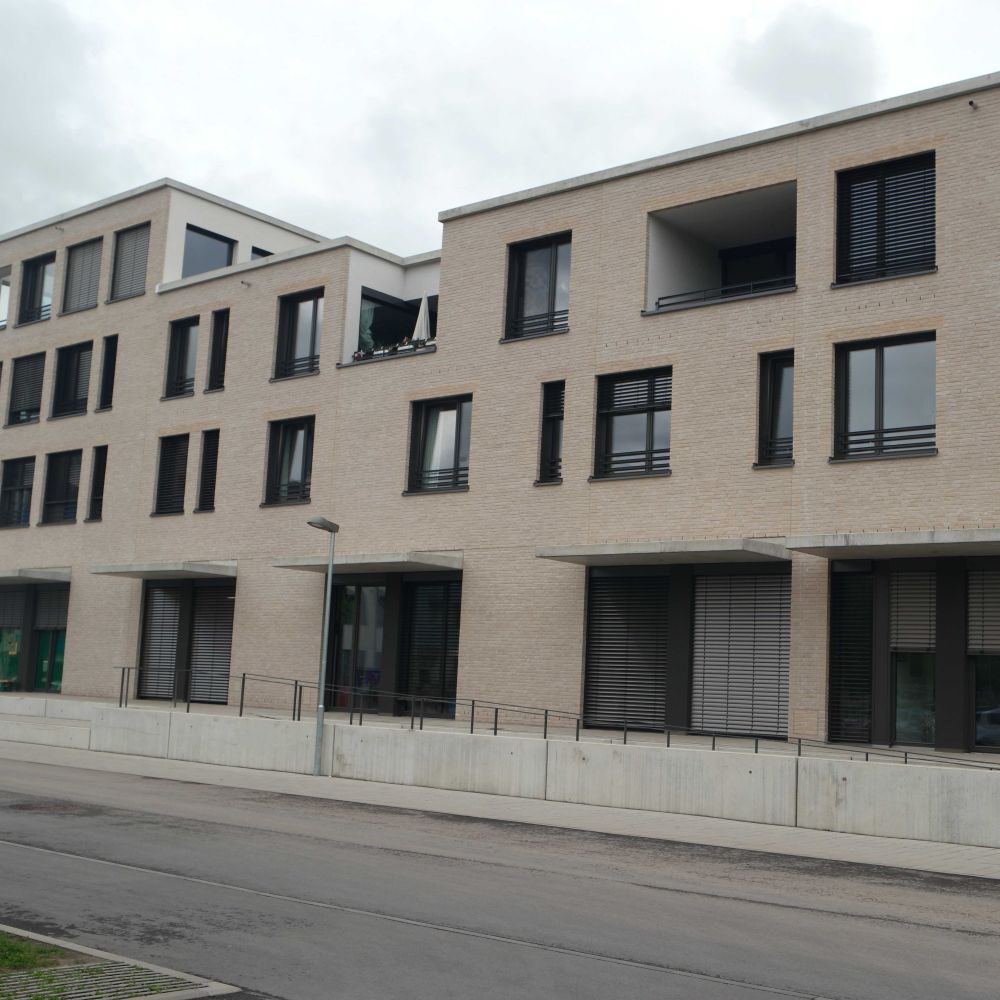 Wohngebäude in Tübingen mit Wasserstrich-Verblend-Ziegel von FaBö