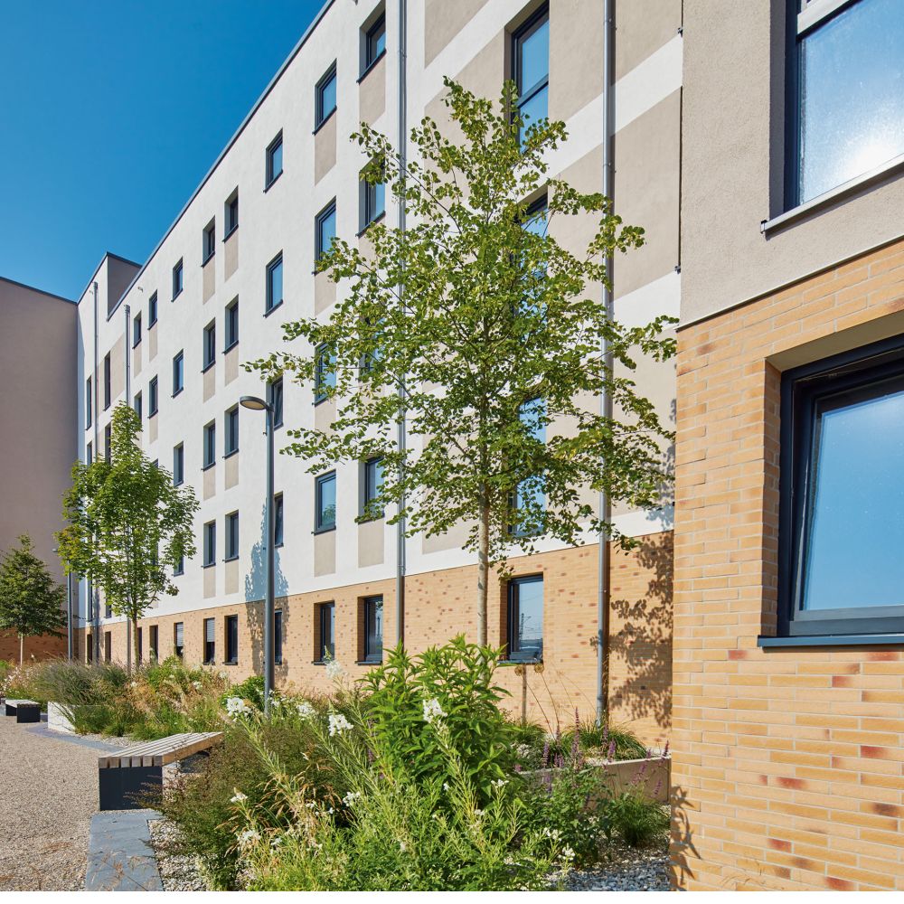 Wohnanlage in München mit Riemchen von FaBö