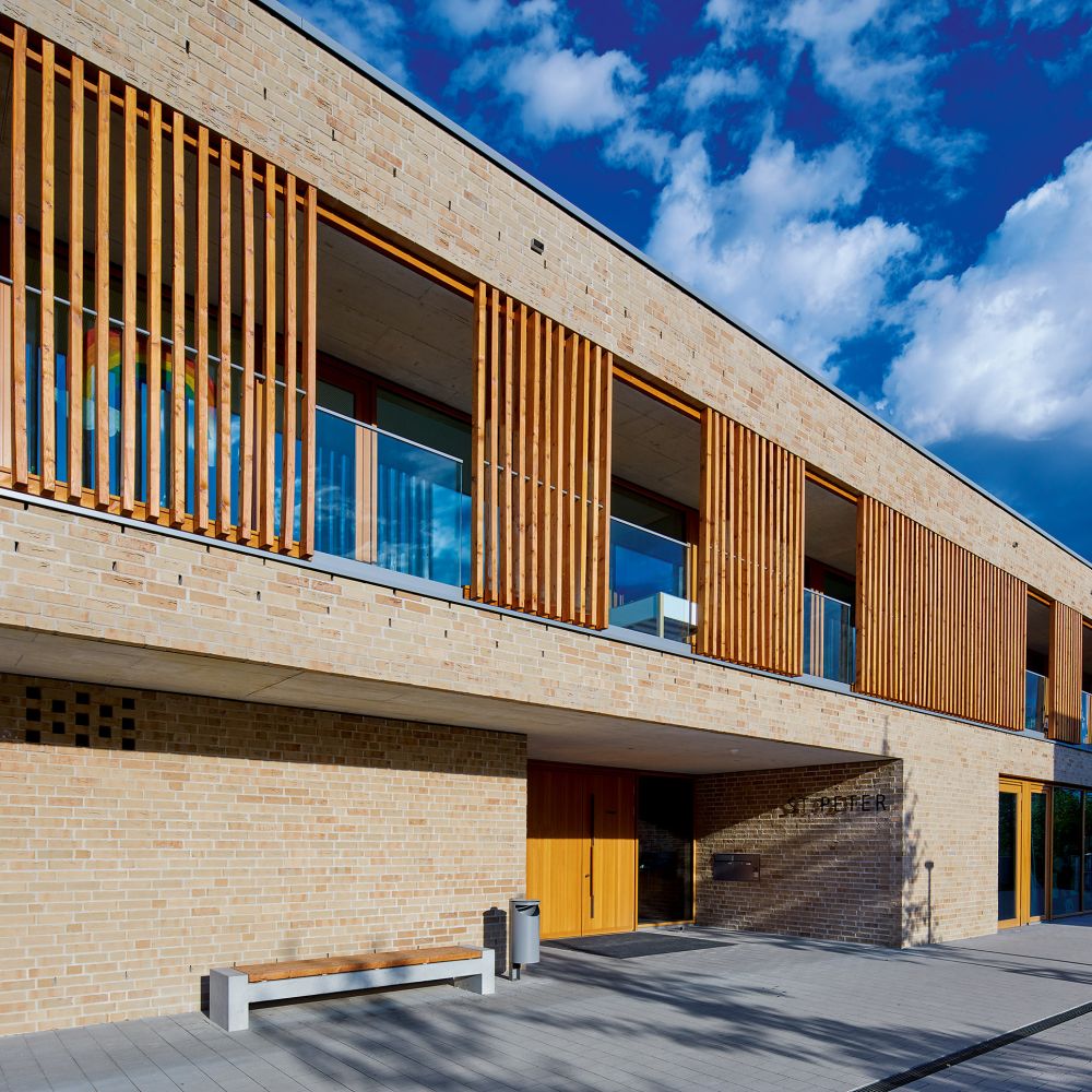 Gemeindezentrum St. Peter in Stuttgart mit Wasserstrich-Verblend-Ziegel von FaBö