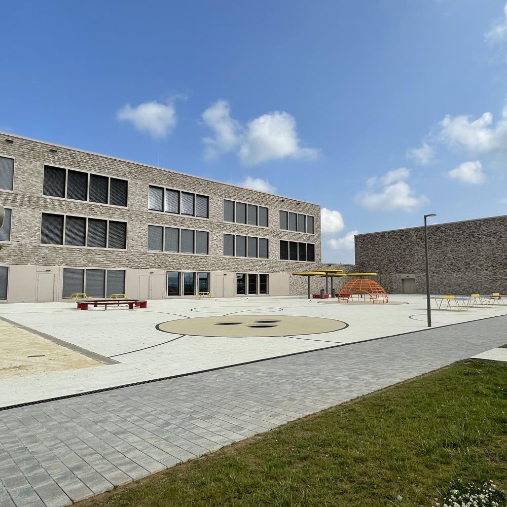 Grundschule mit Sporthalle in Öhringen mit Wasserstrich-Verblend-Ziegel von FaBö